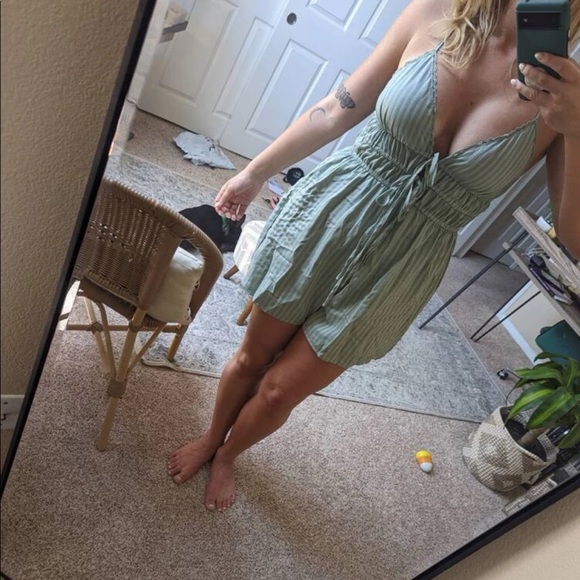 Romper - Picture 2 of 4